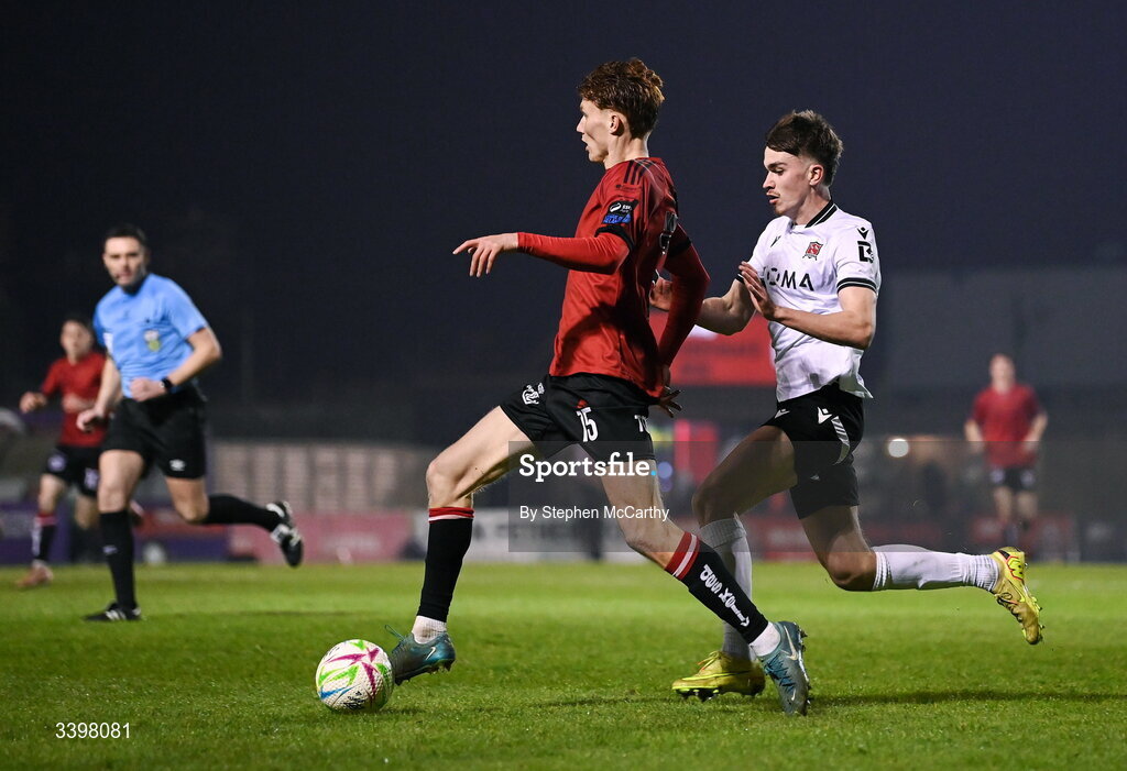 20 March 2026; Senan Mullen of Bohemians in action against Eoin Kenny of Dundalk during the SSE Airtricity Men's Premier Division match between Bohemians and Dundalk at Dalymount Park in Dublin. Photo by Stephen McCarthy/Sportsfile
