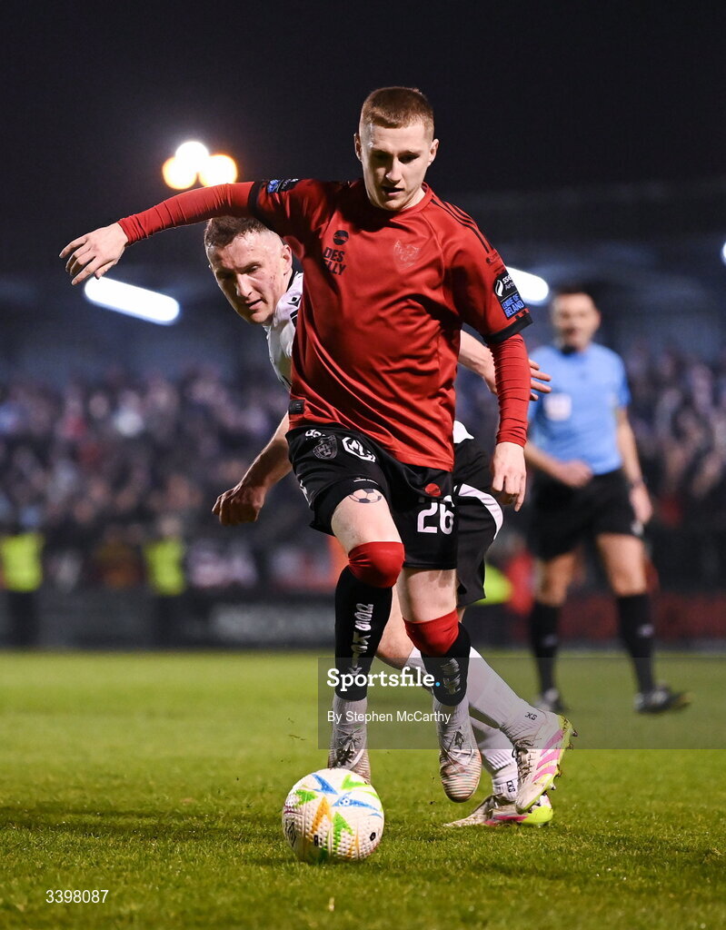 20 March 2026; Ross Tierney of Bohemians in action against Bobby Burns of Dundalk during the SSE Airtricity Men's Premier Division match between Bohemians and Dundalk at Dalymount Park in Dublin. Photo by Stephen McCarthy/Sportsfile