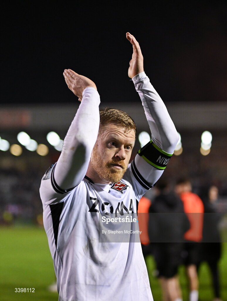 20 March 2026; Daryl Horgan of Dundalk acknowledges his side's supporters after the SSE Airtricity Men's Premier Division match between Bohemians and Dundalk at Dalymount Park in Dublin. Photo by Stephen McCarthy/Sportsfile