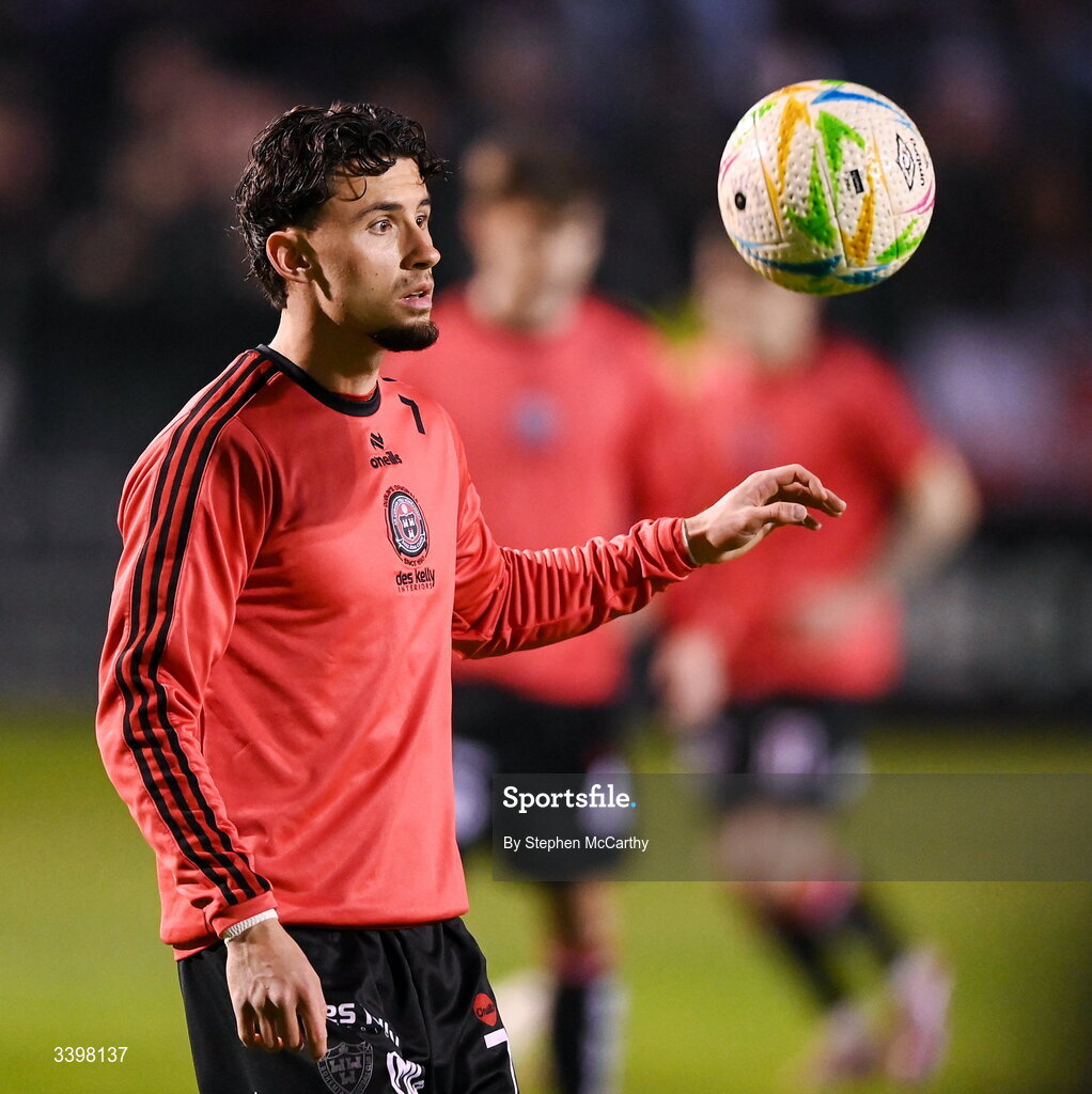 20 March 2026; Connor Parsons of Bohemians warms up before the SSE Airtricity Men's Premier Division match between Bohemians and Dundalk at Dalymount Park in Dublin. Photo by Stephen McCarthy/Sportsfile
