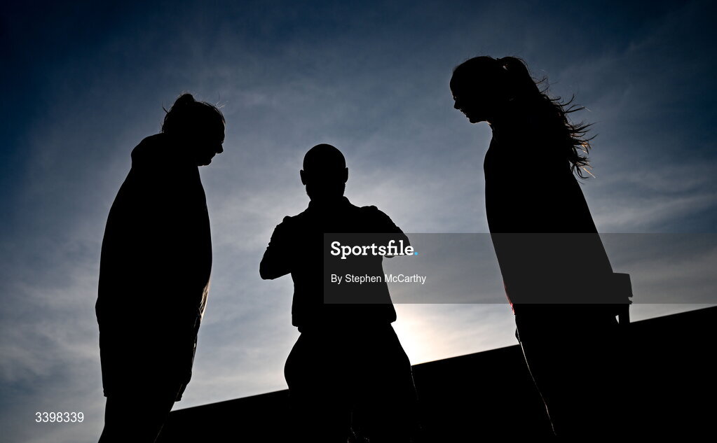 21 March 2026; Referee Gus Chapman conducts the coin toss with Dublin captain Carla Rowe and Galway captain Olivia Divilly before the Lidl Ladies National Football League Division 1 Round 6 match between Galway and Dublin at Tuam Stadium in Tuam, Galway. Photo by Stephen McCarthy/Sportsfile