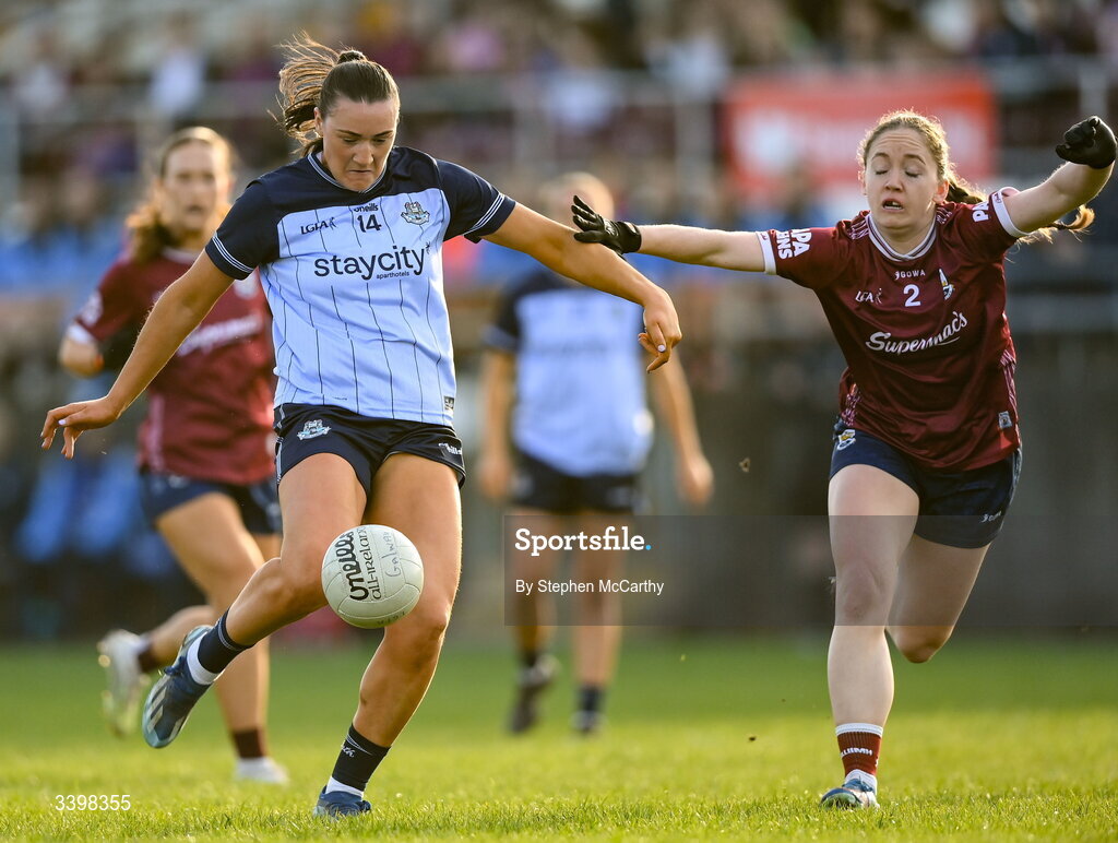 21 March 2026; Niamh Hetherton of Dublin in action against Riona Quinn of Galway during the Lidl Ladies National Football League Division 1 Round 6 match between Galway and Dublin at Tuam Stadium in Tuam, Galway. Photo by Stephen McCarthy/Sportsfile