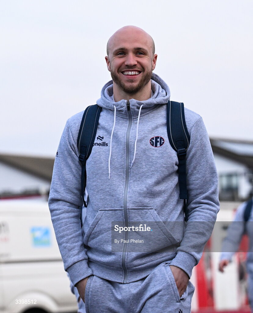21 March 2026; Kerr McInroy of Shelbourne arrives before the SSE Airtricity Men's Premier Division match between Sligo Rovers and Shelbourne at The Showgrounds in Sligo. Photo by Paul Phelan/Sportsfile