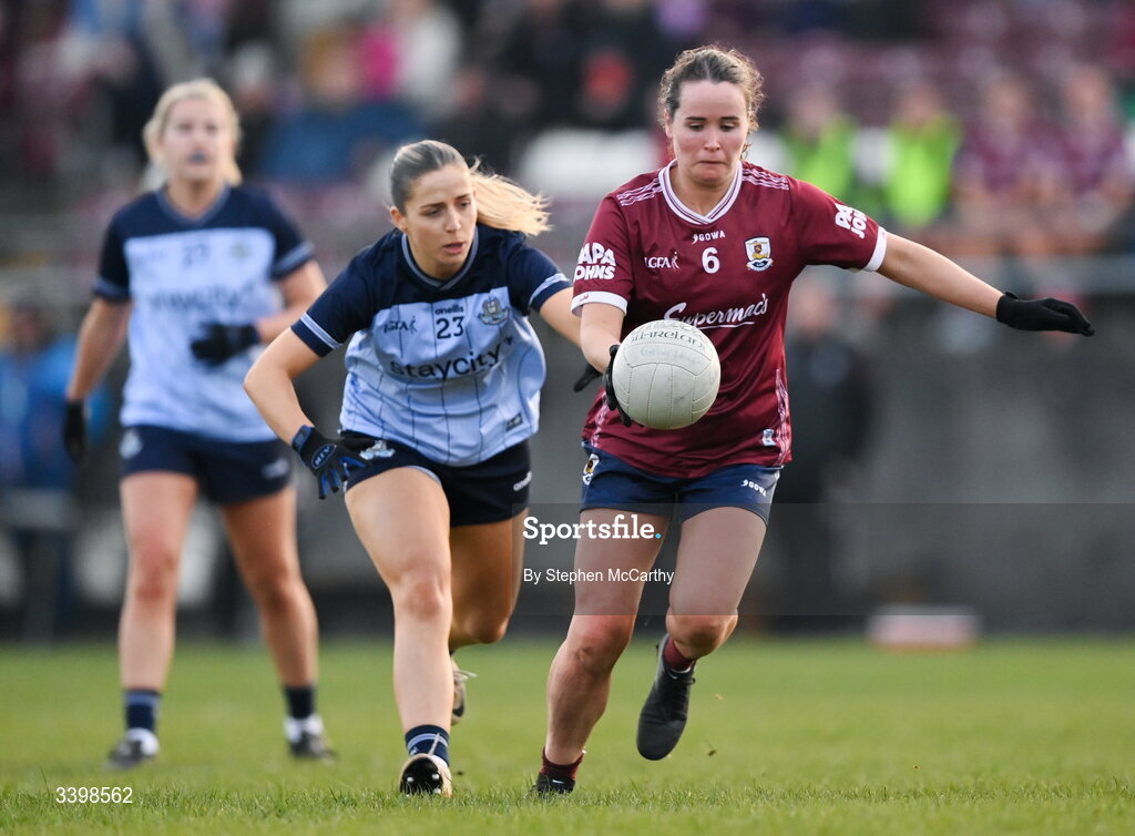 21 March 2026; Nicola Ward of Galway in action against Rebecca McDonnell of Dublin during the Lidl Ladies National Football League Division 1 Round 6 match between Galway and Dublin at Tuam Stadium in Tuam, Galway. Photo by Stephen McCarthy/Sportsfile