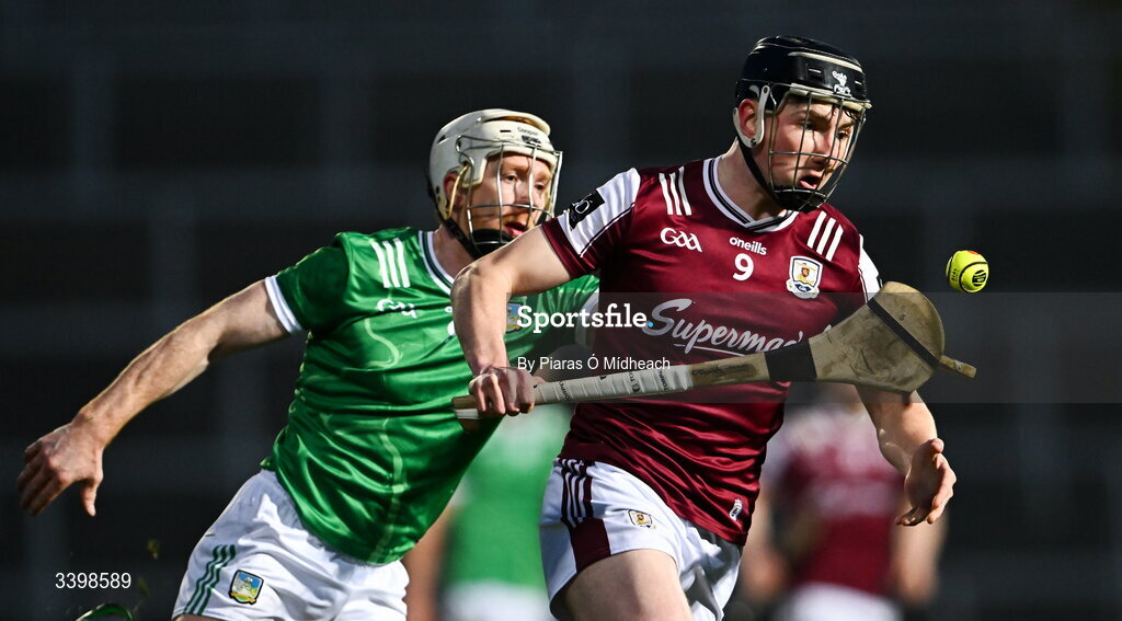 21 March 2026; Cian Daniels of Galway gets away from Cian Lynch of Limerick during the Allianz Hurling League Division 1A match between Limerick and Galway at TUS Gaelic Grounds in Limerick. Photo by Piaras Ó Mídheach/Sportsfile