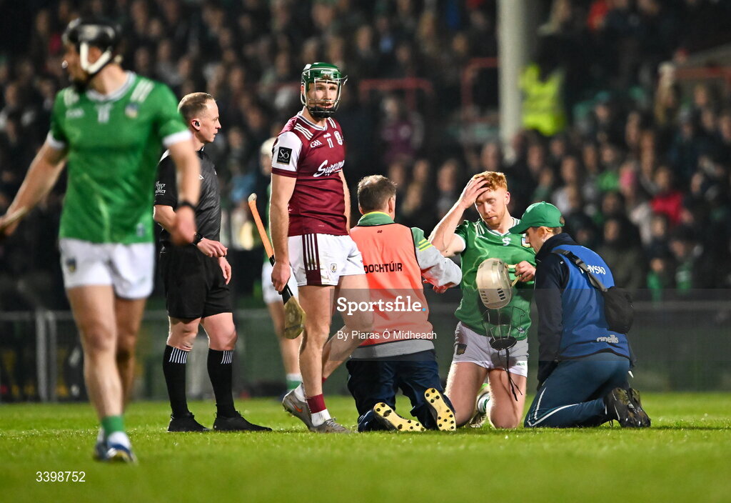 21 March 2026; Cian Lynch of Limerick receives medical attention for an injury during the Allianz Hurling League Division 1A match between Limerick and Galway at TUS Gaelic Grounds in Limerick. Photo by Piaras Ó Mídheach/Sportsfile