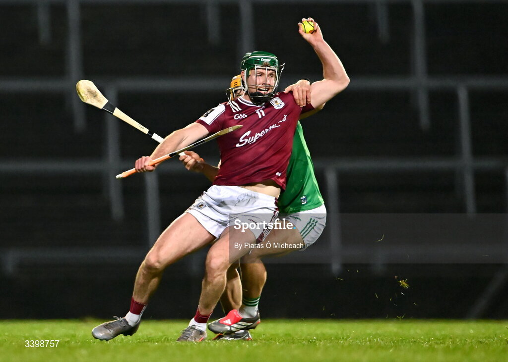 21 March 2026; Cathal Mannion of Galway in action against Adam English of Limerick during the Allianz Hurling League Division 1A match between Limerick and Galway at TUS Gaelic Grounds in Limerick. Photo by Piaras Ó Mídheach/Sportsfile