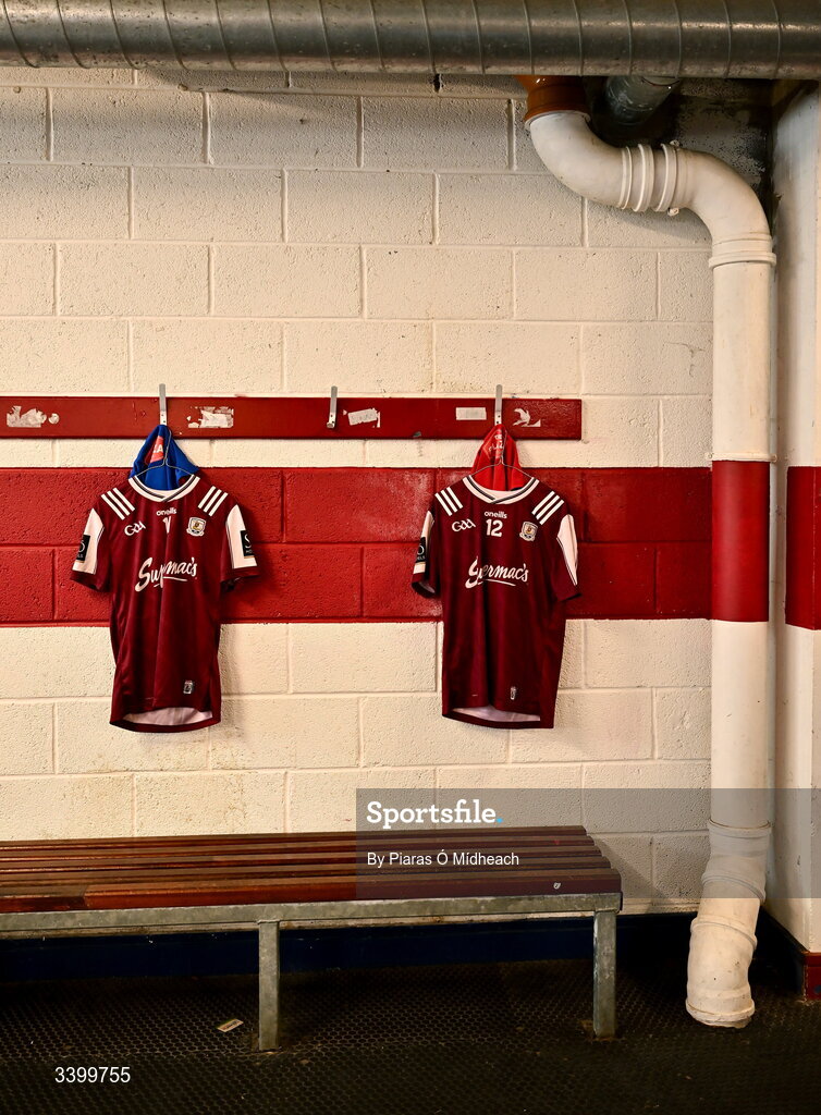 22 March 2026; The jerseys of Ciarán Mulhern, left, and Céin D'Arcy in the dressing room before the Allianz Football League Division 1 match between Galway and Dublin at Pearse Stadium in Galway. Photo by Piaras Ó Mídheach/Sportsfile