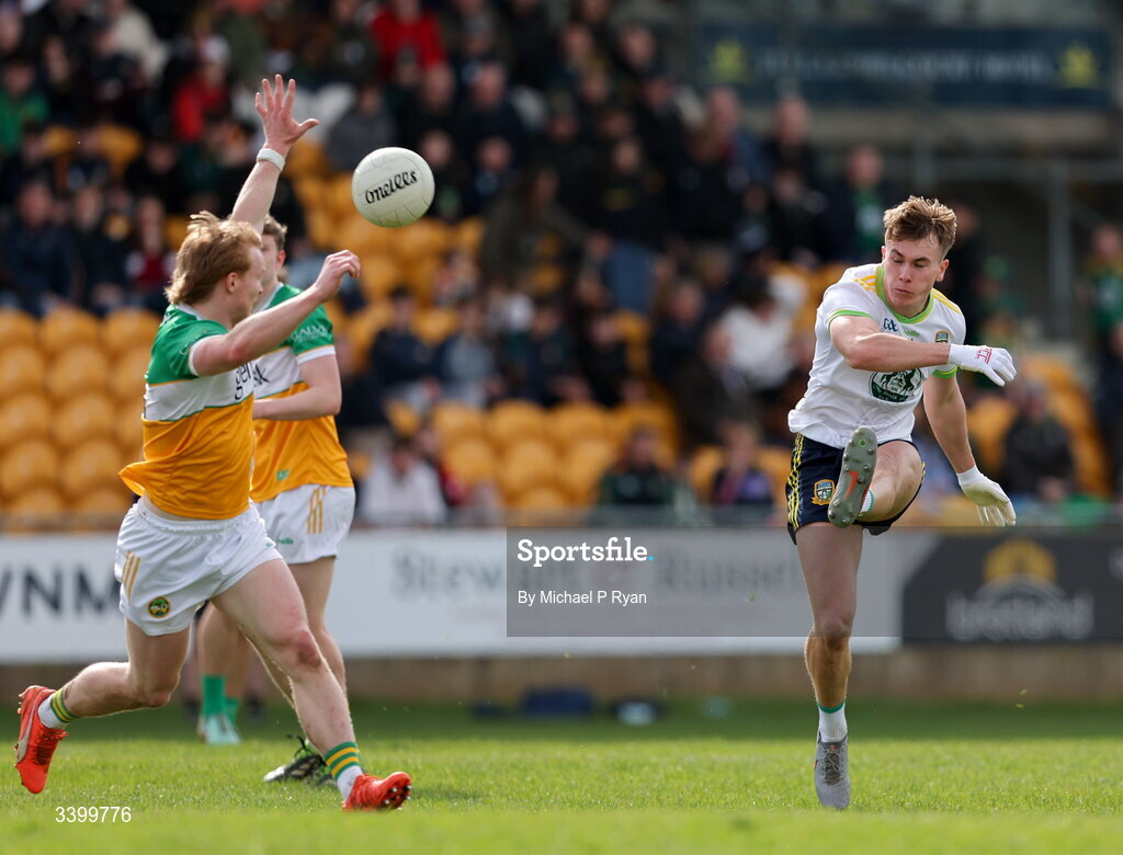 22 March 2026; Ruairí Kinsella of Meath in action against Cormac Egan of Offaly during the Allianz Football League Division 2 match between Offaly and Meath at Glenisk O'Connor Park in Tullamore, Offaly. Photo by Michael P Ryan/Sportsfile