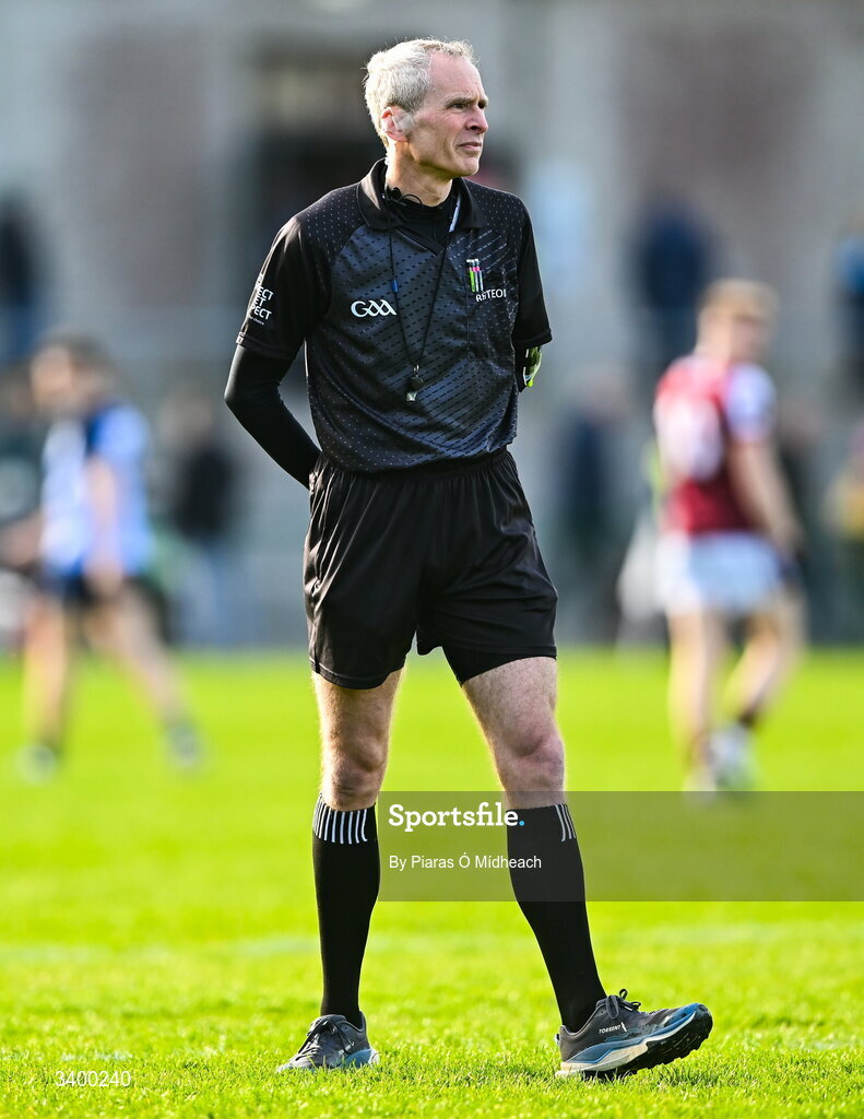 22 March 2026; Referee Fergal Kelly waits for both teams to make their way back to the pitch for the second half during the Allianz Football League Division 1 match between Galway and Dublin at Pearse Stadium in Galway. Photo by Piaras Ó Mídheach/Sportsfile