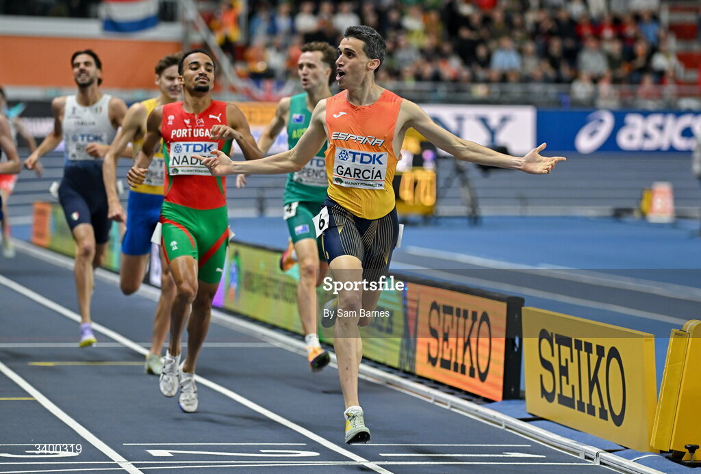 22 March 2026; Mariano García of Spain celebrates after winning in the Men's 1500m final during day three of the World Athletics Indoor Championships at Kujawsko-Pomorska Arena in Torun, Poland. Photo by Sam Barnes/Sportsfile