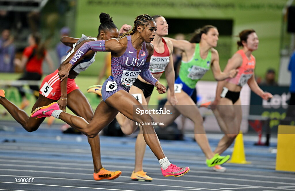 22 March 2026; Alia Armstrong of United States dips for the line to finish second in the Women's 60m hurdles semi-finals during day three of the World Athletics Indoor Championships at Kujawsko-Pomorska Arena in Torun, Poland. Photo by Sam Barnes/Sportsfile