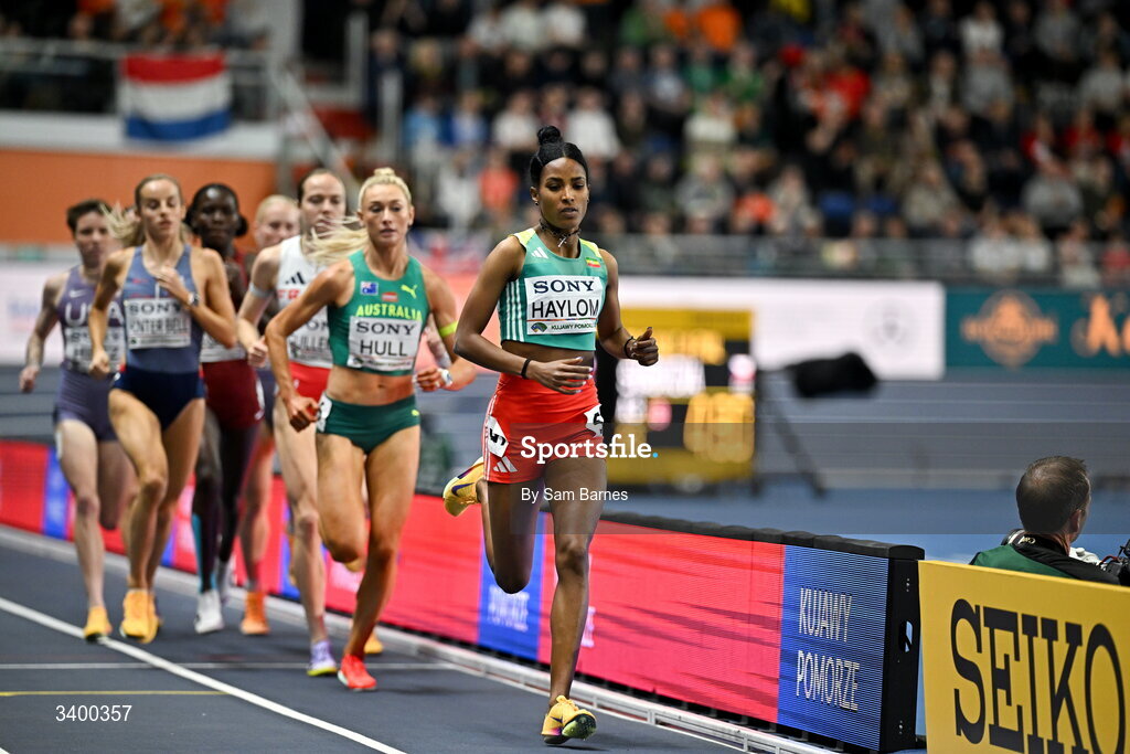 22 March 2026; Birke Haylom of Ethiopia leads the field in Women's 1500m final during day three of the World Athletics Indoor Championships at Kujawsko-Pomorska Arena in Torun, Poland. Photo by Sam Barnes/Sportsfile