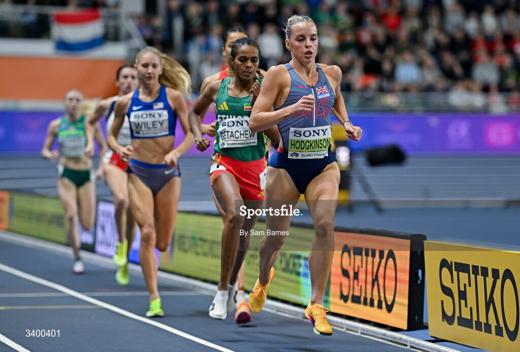 22 March 2026; Keely Hodgkinson of Great Britain leads the field in the Women's 800m final during day three of the World Athletics Indoor Championships at Kujawsko-Pomorska Arena in Torun, Poland. Photo by Sam Barnes/Sportsfile