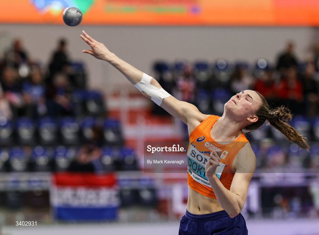 22 March 2026; Sofie Dokter of Netherlands competes in the shot put of the heptathlon during day three of the World Athletics Indoor Championships at Kujawsko-Pomorska Arena in Torun, Poland. Photo by Mark Kavanagh/Sportsfile