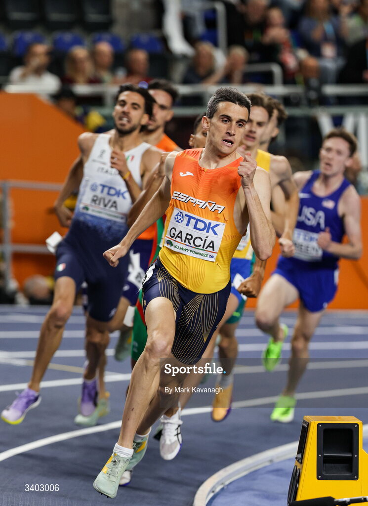 22 March 2026; Mariano García of Spain on his way to winning the men's 1500m final during day three of the World Athletics Indoor Championships at Kujawsko-Pomorska Arena in Torun, Poland. Photo by Mark Kavanagh/Sportsfile