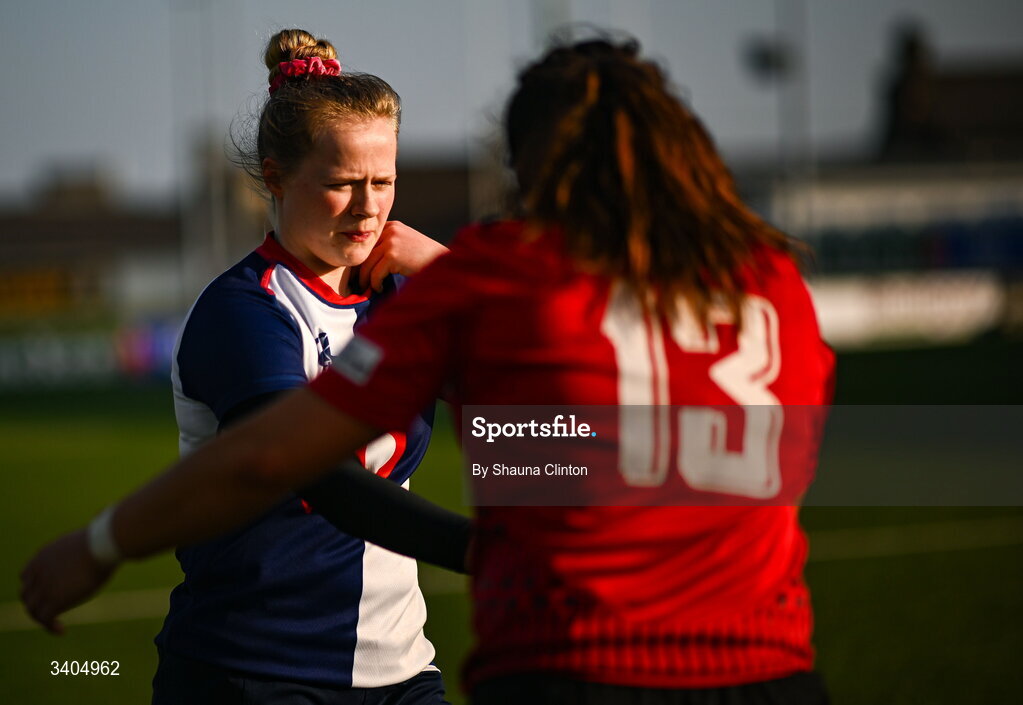 21 March 2026; Dannah O'Brien of Wolfhounds, right, shakes hands with Courtney Keight of Brython Thunder after the Celtic Challenge semi-final match between Wolfhounds and Brython Thunder at Dexcom Stadium in Galway. Photo by Shauna Clinton/Sportsfile