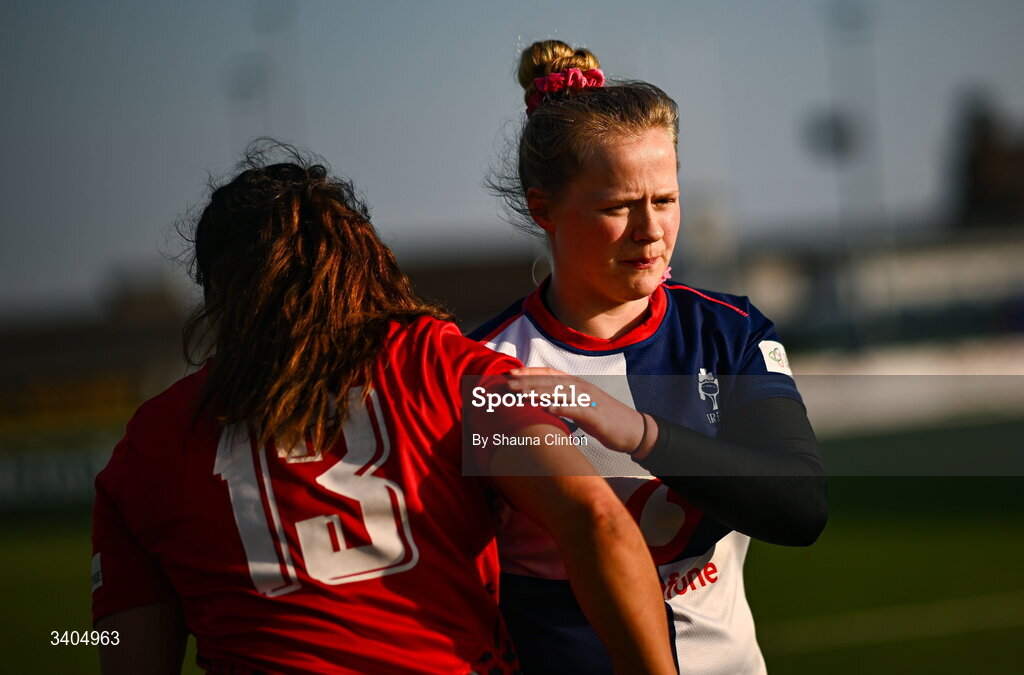 21 March 2026; Dannah O'Brien of Wolfhounds, right, shakes hands with Courtney Keight of Brython Thunder after the Celtic Challenge semi-final match between Wolfhounds and Brython Thunder at Dexcom Stadium in Galway. Photo by Shauna Clinton/Sportsfile