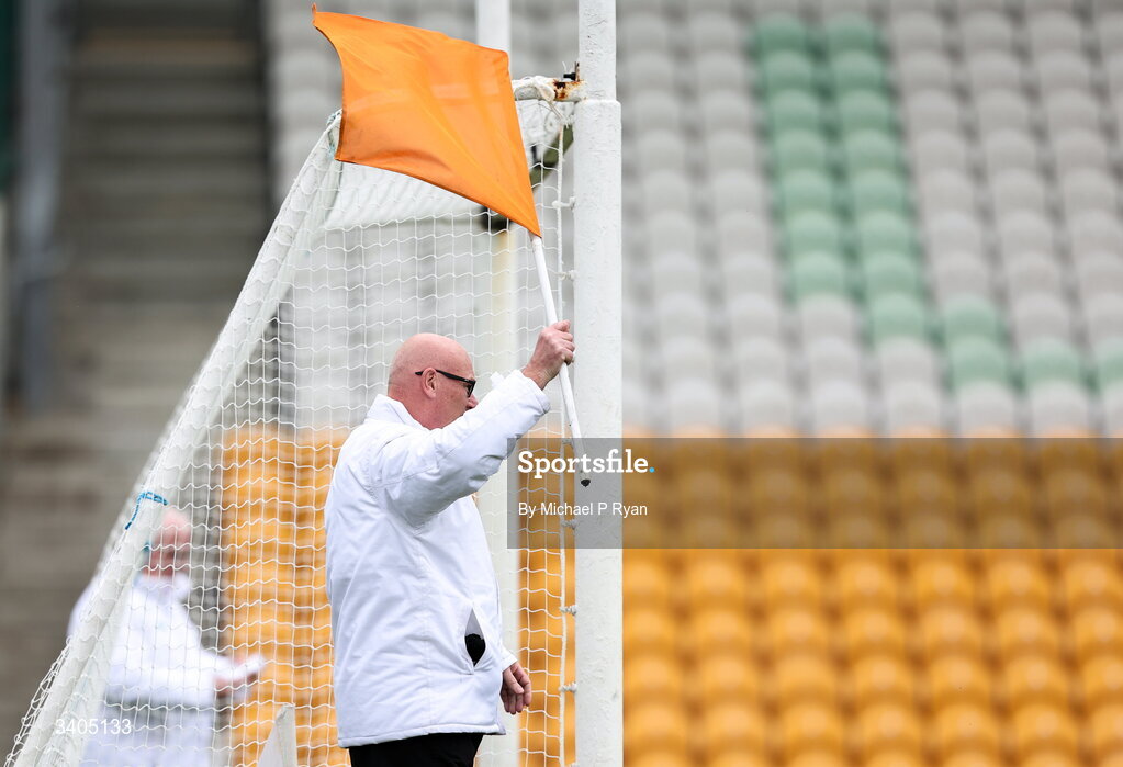 22 March 2026; A score umpire signals for a two point score during the Allianz Football League Division 2 match between Offaly and Meath at Glenisk O'Connor Park in Tullamore, Offaly. Photo by Michael P Ryan/Sportsfile