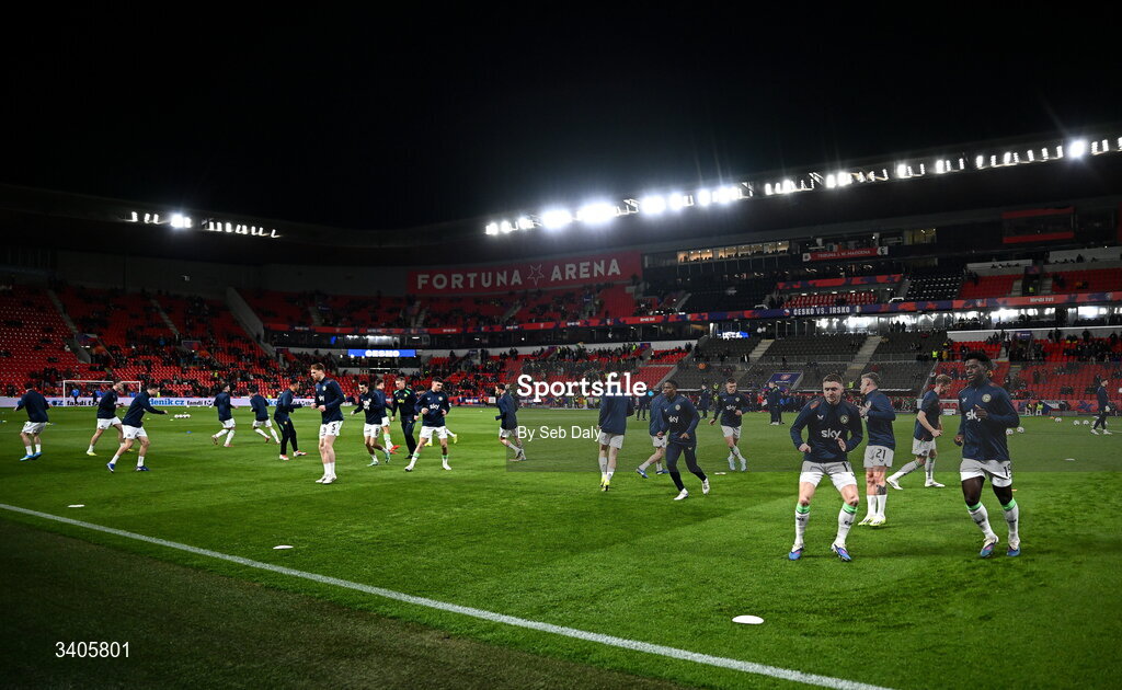 26 March 2026; Republic of Ireland players warm-up before the FIFA World Cup 2026 European Qualifiers play-off semi-final match between Czechia and Republic of Ireland at Fortuna Arena in Prague, Czechia. Photo by Seb Daly/Sportsfile