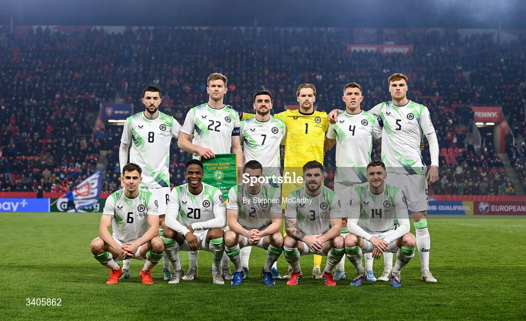 26 March 2026; The Republic of Ireland team, top row, from left, Finn Azaz, Nathan Collins, Troy Parrott, goalkeeper Caoimhin Kelleher, Dara O'Shea, Jake O'Brien, bottom row, from left, Jayson Molumby, Chiedozie Ogbene, Seamus Coleman, Ryan Manning and Jack Taylor before the FIFA World Cup 2026 European Qualifiers play-off semi-final match between Czechia and Republic of Ireland at Fortuna Arena in Prague, Czechia. Photo by Stephen McCarthy/Sportsfile
