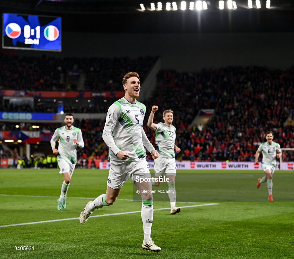 26 March 2026; Jake O'Brien of Republic of Ireland, centre, celebrates his side's second goal, an own goal by Czechia goalkeeper Matej Kovár, during the FIFA World Cup 2026 European Qualifiers play-off semi-final match between Czechia and Republic of Ireland at Fortuna Arena in Prague, Czechia. Photo by Stephen McCarthy/Sportsfile
