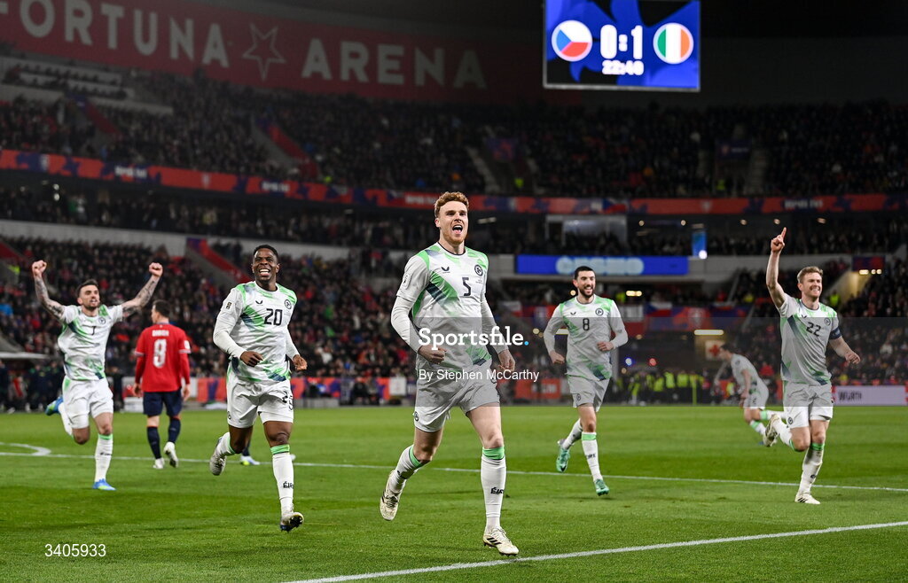 26 March 2026; Jake O'Brien of Republic of Ireland, centre, celebrates his side's second goal, an own goal by Czechia goalkeeper Matej Kovár, during the FIFA World Cup 2026 European Qualifiers play-off semi-final match between Czechia and Republic of Ireland at Fortuna Arena in Prague, Czechia. Photo by Stephen McCarthy/Sportsfile