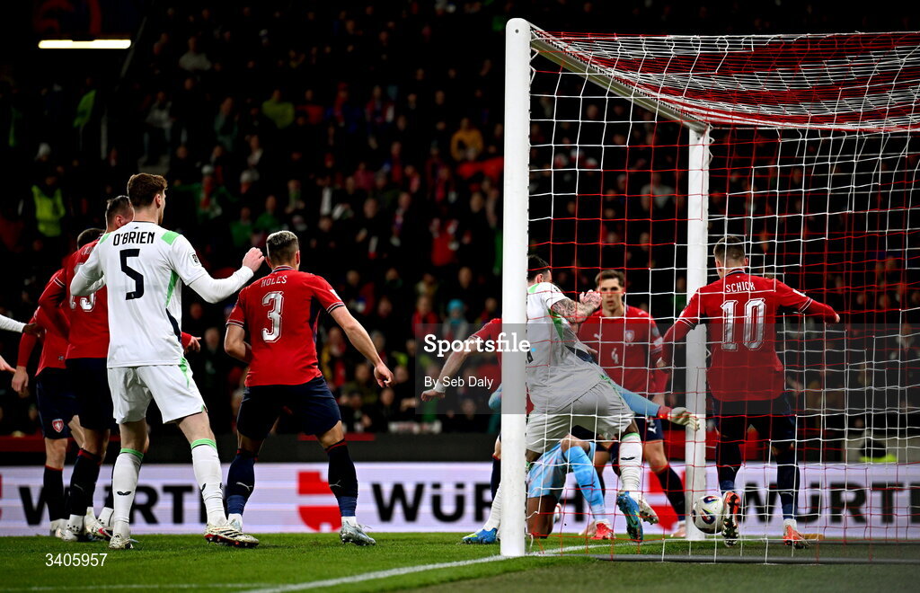 26 March 2026; Czechia goalkeeper Matej Kovár scores an own goal during the FIFA World Cup 2026 European Qualifiers play-off semi-final match between Czechia and Republic of Ireland at Fortuna Arena in Prague, Czechia. Photo by Seb Daly/Sportsfile