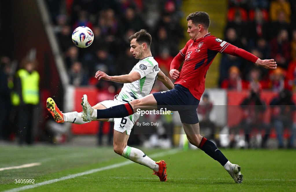 26 March 2026; Jayson Molumby of Republic of Ireland in action against Lukáš Provod of Czechia during the FIFA World Cup 2026 European Qualifiers play-off semi-final match between Czechia and Republic of Ireland at Fortuna Arena in Prague, Czechia. Photo by Seb Daly/Sportsfile