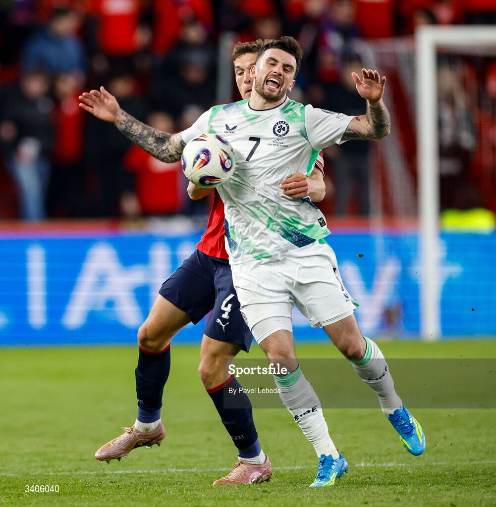 26 March 2026; Troy Parrott of Republic of Ireland in action against Robin Hranác of Czechia during the FIFA World Cup 2026 European Qualifiers play-off semi-final match between Czechia and Republic of Ireland at Fortuna Arena in Prague, Czechia. Photo by Pavel Lebeda/Sportsfile