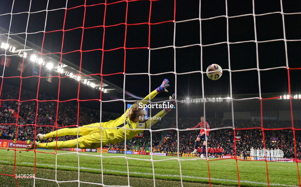 26 March 2026; Jan Kliment of Czechia scores the winning penalty in the penalty shootout during the FIFA World Cup 2026 European Qualifiers play-off semi-final match between Czechia and Republic of Ireland at Fortuna Arena in Prague, Czechia. Photo by Seb Daly/Sportsfile