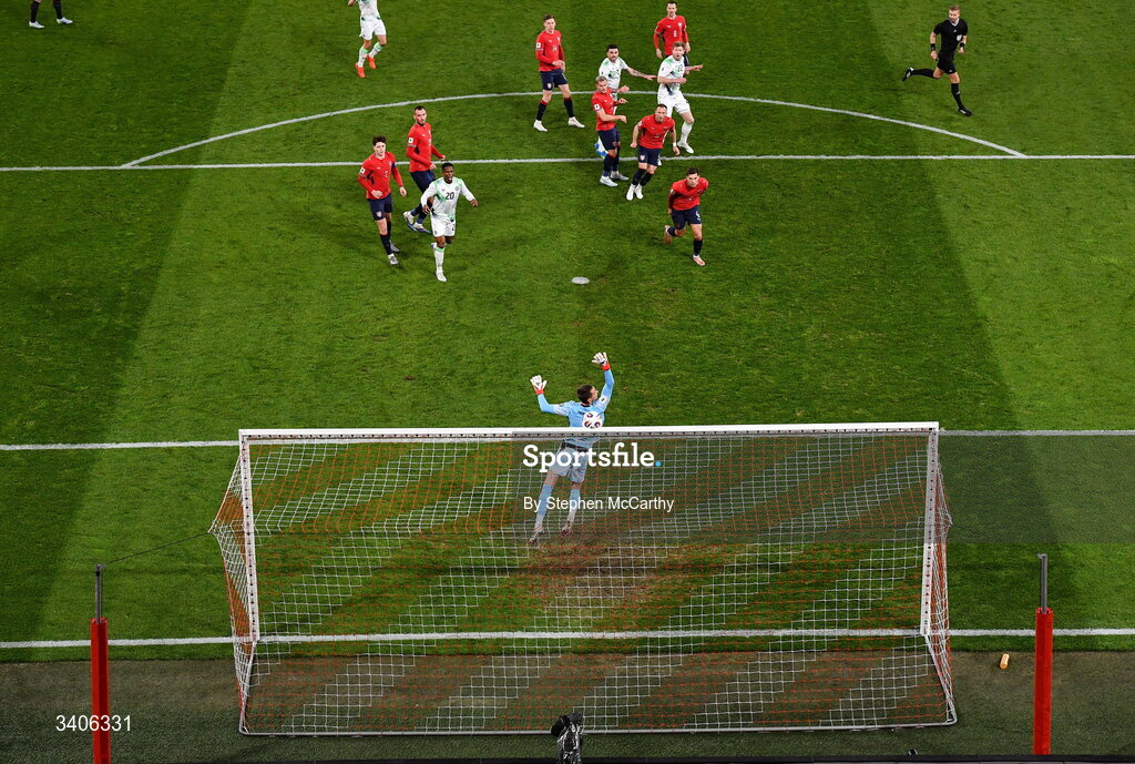 26 March 2026; Czechia goalkeeper Matej Kovár makes a save during the FIFA World Cup 2026 European Qualifiers play-off semi-final match between Czechia and Republic of Ireland at Fortuna Arena in Prague, Czechia. Photo by Stephen McCarthy/Sportsfile