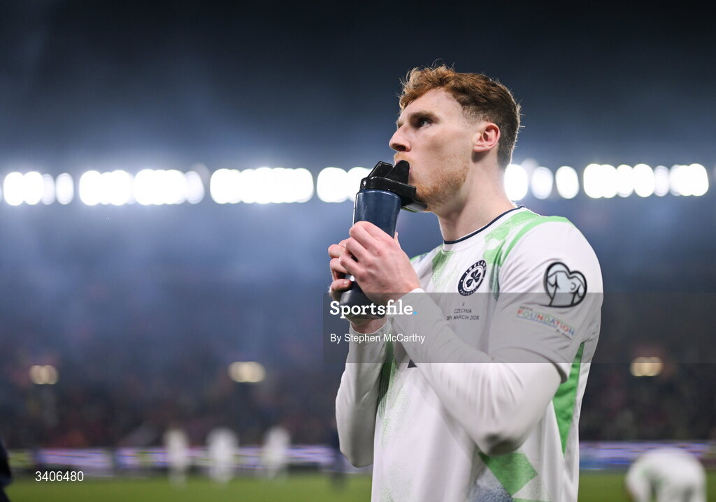 26 March 2026; Jake O'Brien of Republic of Ireland takes a drink before the FIFA World Cup 2026 European Qualifiers play-off semi-final match between Czechia and Republic of Ireland at Fortuna Arena in Prague, Czechia. Photo by Stephen McCarthy/Sportsfile