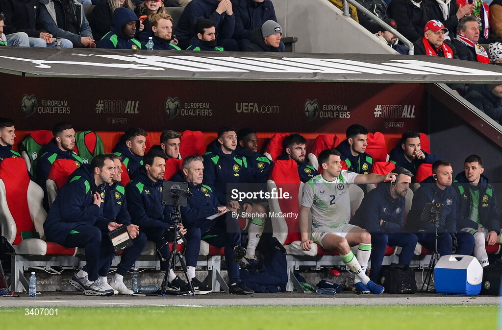 26 March 2026; Seamus Coleman of Republic of Ireland, 2, issues instruction from the bench during the FIFA World Cup 2026 European Qualifiers play-off semi-final match between Czechia and Republic of Ireland at Fortuna Arena in Prague, Czechia. Photo by Stephen McCarthy/Sportsfile