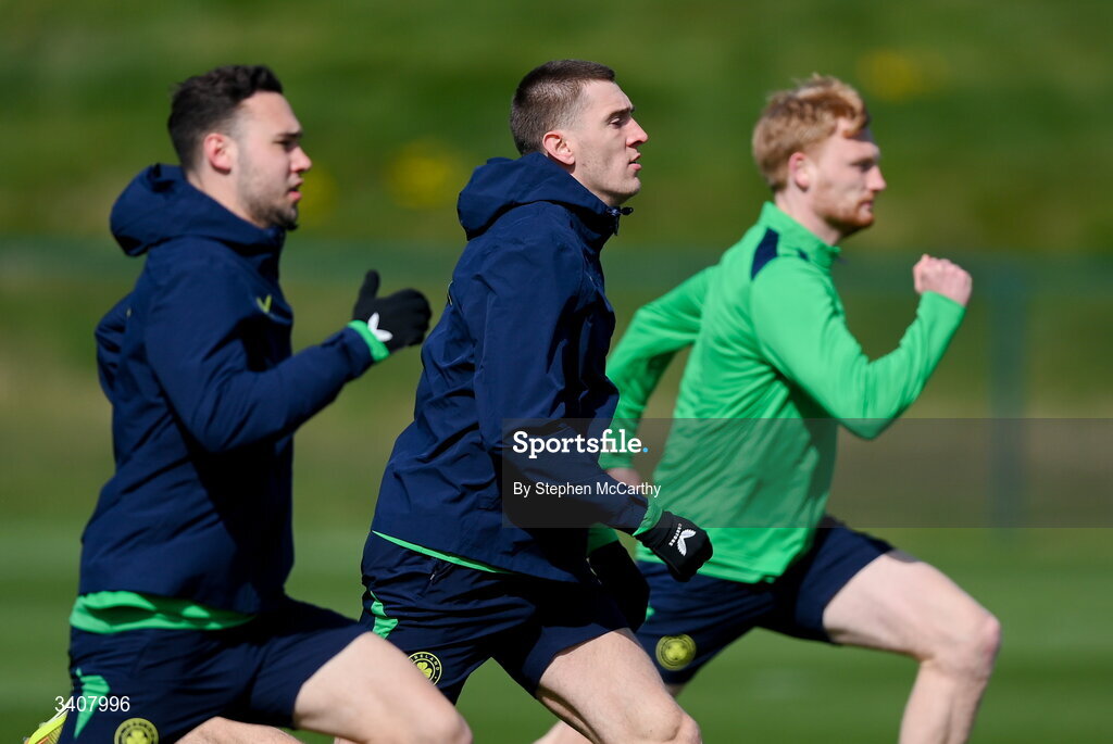 28 March 2026; Jimmy Dunne with Harvey Vale, left, and Liam Scales, right, during a Republic of Ireland men's training session at the FAI National Training Centre in Abbotstown, Dublin. Photo by Stephen McCarthy/Sportsfile