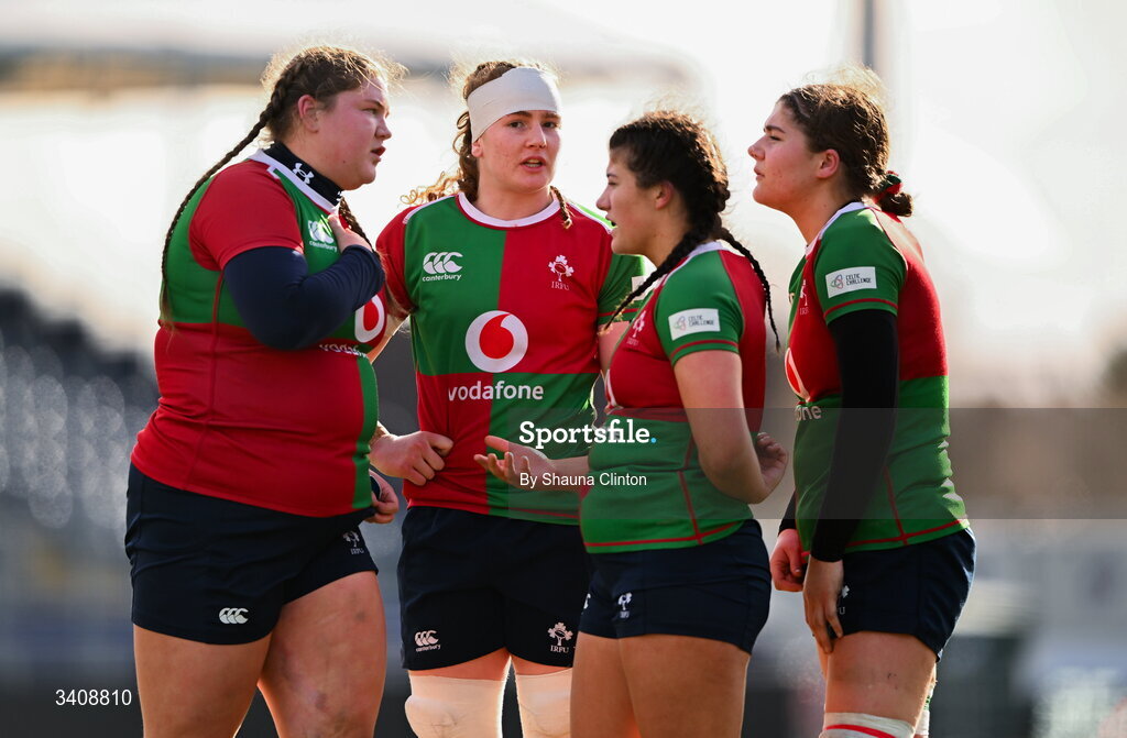 28 March 2026; Clovers players, including Ruth Campbell, centre, during the Celtic Challenge final match between Wolfhounds and Clovers at The Hive Stadium in Edinburgh, Scotland. Photo by Shauna Clinton/Sportsfile