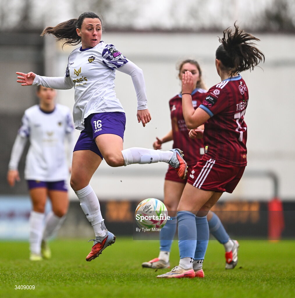 28 March 2026; Megan Smyth-Lynch of Wexford in action against Amy Tierney of Galway United during the SSE Airtricity Women's Premier Division match between Galway United and Wexford at Eamonn Deacy Park in Galway. Photo by Tyler Miller/Sportsfile