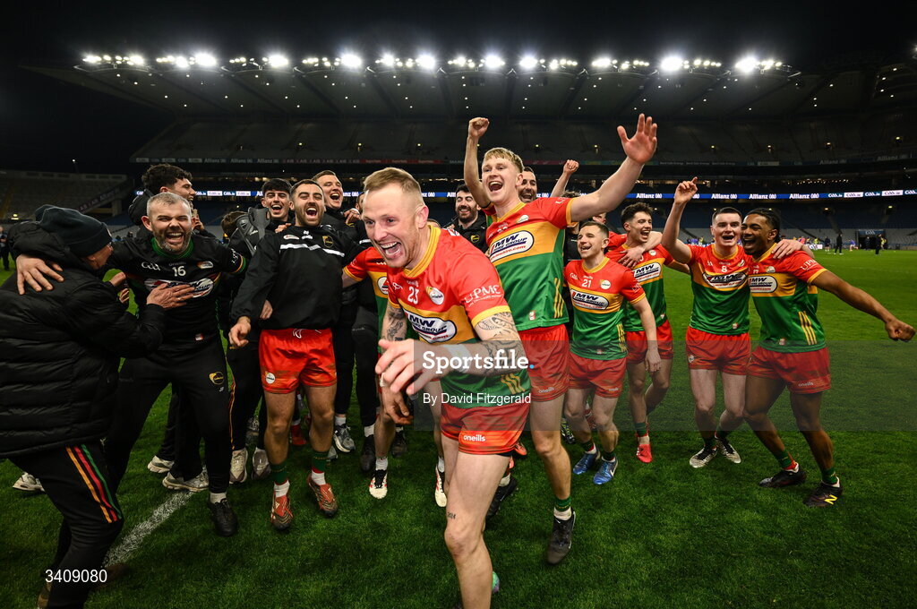 28 March 2026; Carlow players celebrate after the Allianz Football League Division 4 final match between Carlow and Longford at Croke Park in Dublin. Photo by David Fitzgerald/Sportsfile