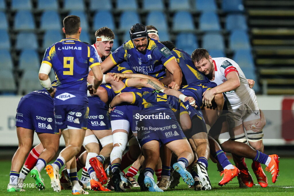 28 March 2026; Zebre's pack of forwards put Ulster's scrum under pressure during a maul during the United Rugby Championship match between Zebre and Ulster at Stadio Lanfranchi in Parma, Italy. Photo by Tim Rogers/Sportsfile