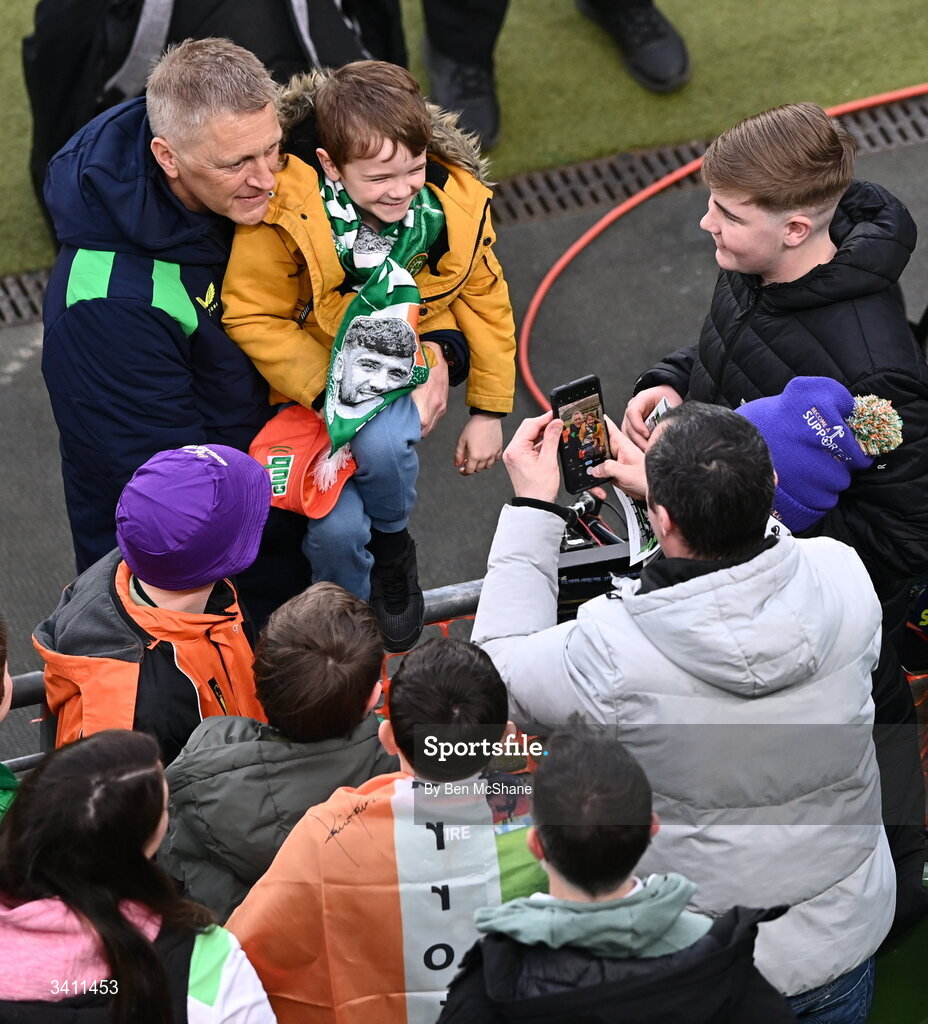 31 March 2026; Republic of Ireland head coach Heimir Hallgrimsson poses for a photo for supporters before the international friendly match between Republic of Ireland and North Macedonia at Aviva Stadium in Dublin. Photo by Ben McShane/Sportsfile