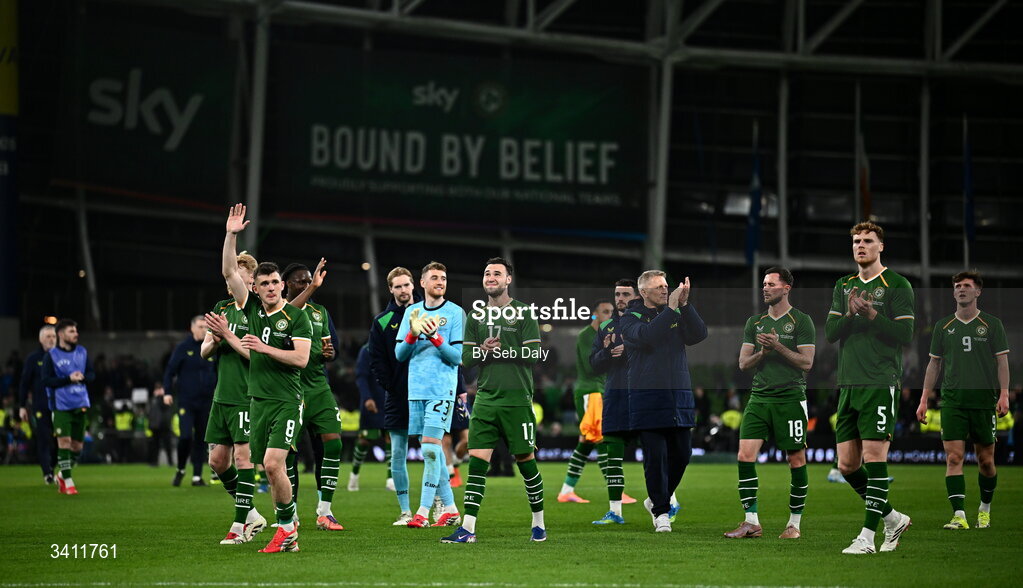31 March 2026; Republic of Ireland players and manager Heimir Hallgrimsson applaud supporters after the international friendly match between Republic of Ireland and North Macedonia at the Aviva Stadium in Dublin. Photo by Seb Daly/Sportsfile