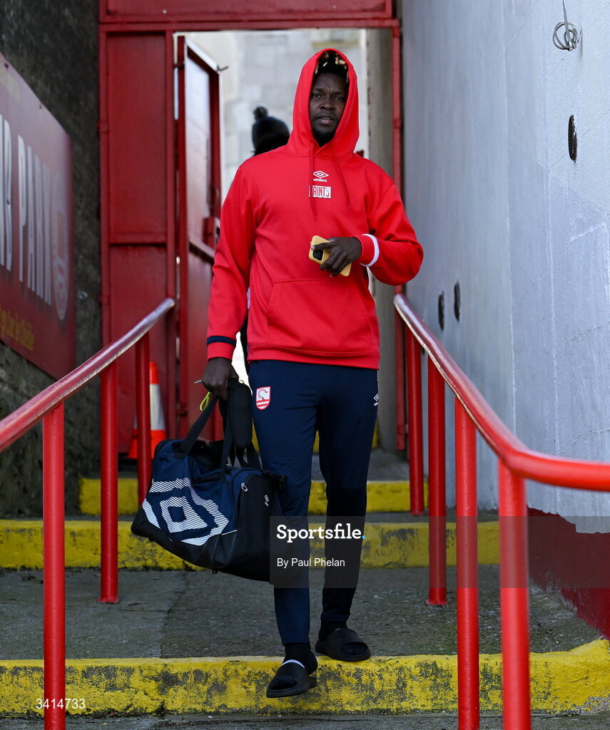 3 April 2026; St Patrick's Athletic goalkeeper Joseph Anang arrives before the SSE Airtricity Men's Premier Division match between St Patrick's Athletic and Sligo Rovers at Richmond Park in Dublin. Photo by Paul Phelan/Sportsfile