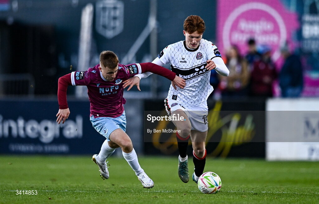3 April 2026; Senan Mullen of Bohemians in action against Brendon Kavanagh of Drogheda United during the SSE Airtricity Men's Premier Division match between Drogheda United and Bohemians at Sullivan & Lambe Park in Drogheda, Louth. Photo by Ben McShane/Sportsfile