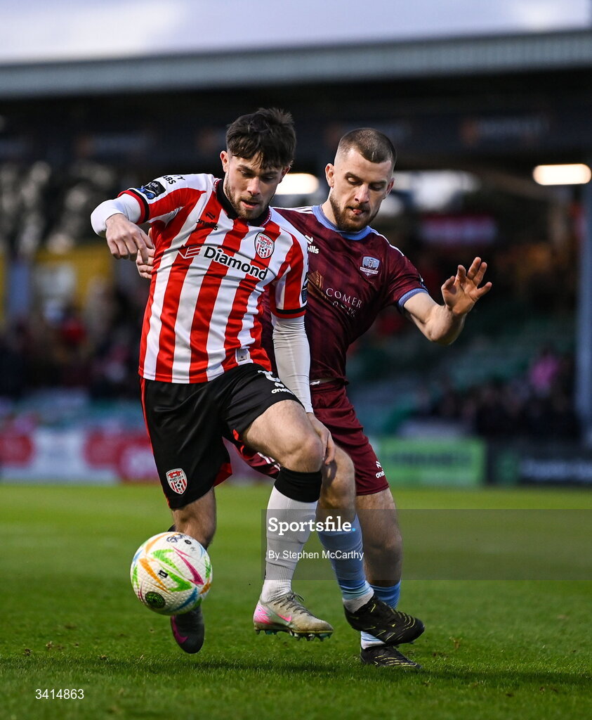 3 April 2026; Adam O'Reilly of Derry City in action against Aaron Bolger of Galway United during the SSE Airtricity Men's Premier Division match between Galway United and Derry City at Eamonn Deacy Park in Galway. Photo by Stephen McCarthy/Sportsfile