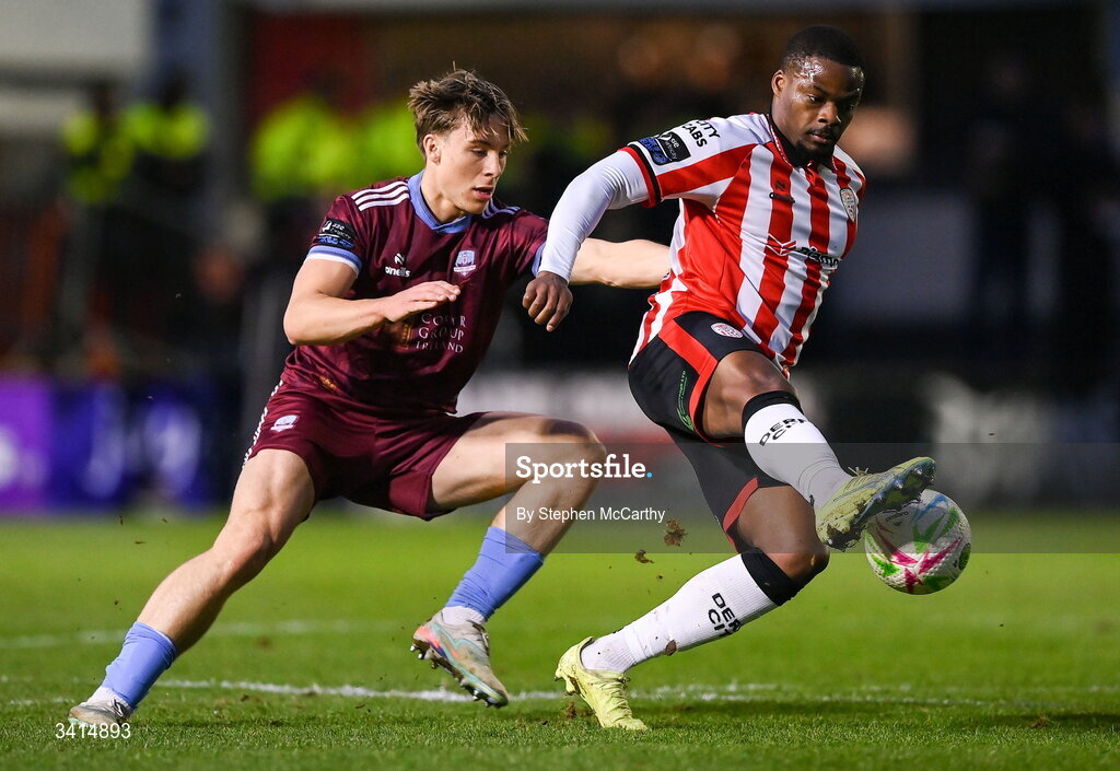 3 April 2026; Dipo Akinyemi of Derry City in action against Arthur Parker of Galway United during the SSE Airtricity Men's Premier Division match between Galway United and Derry City at Eamonn Deacy Park in Galway. Photo by Stephen McCarthy/Sportsfile