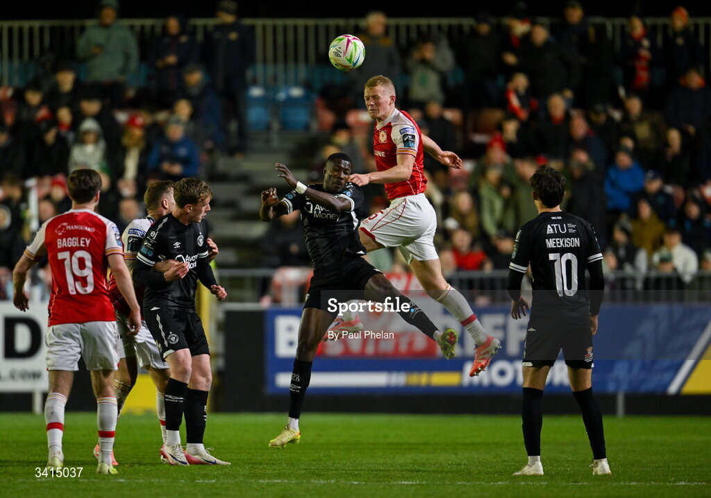 3 April 2026; Tom Grivosti of St Patrick's Athletic in action against Mai Traore of Sligo Rovers during the SSE Airtricity Men's Premier Division match between St Patrick's Athletic and Sligo Rovers at Richmond Park in Dublin. Photo by Paul Phelan/Sportsfile