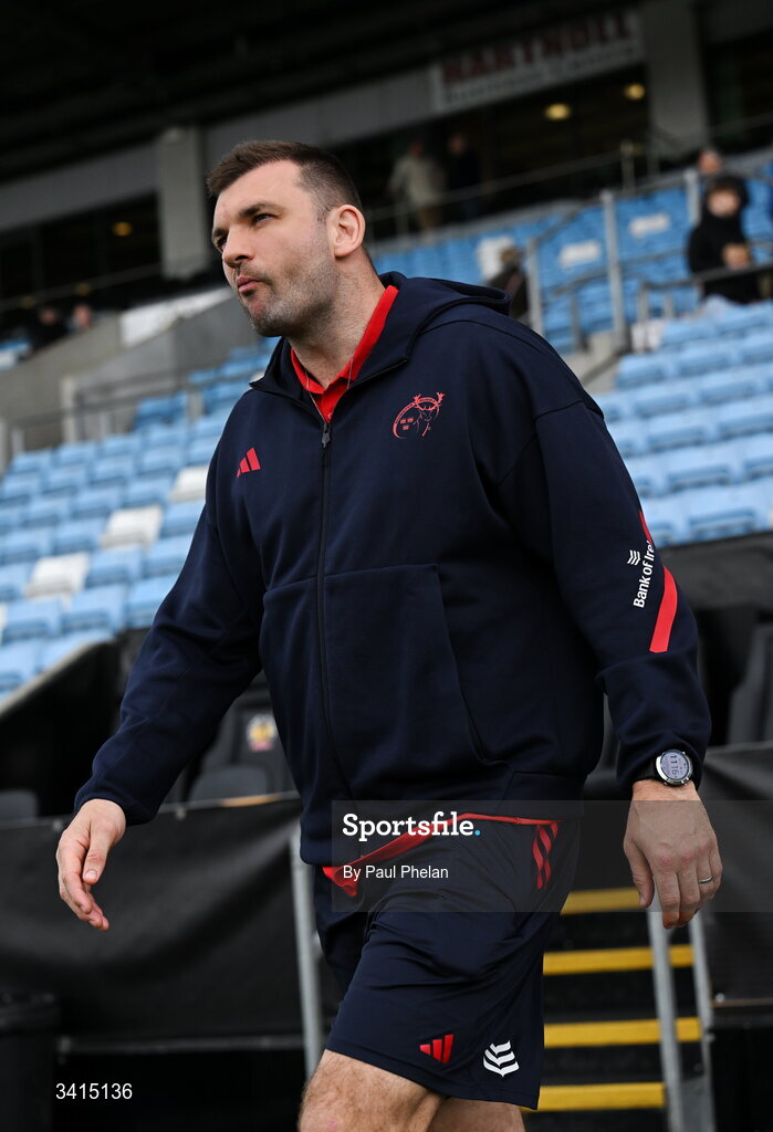 4 April 2026; Tadhg Beirne of Munster Rugby arrives before the EPCR Challenge Cup match between Exeter Chiefs and Munster at Sandy Park in Exeter, England. Photo by Paul Phelan/Sportsfile