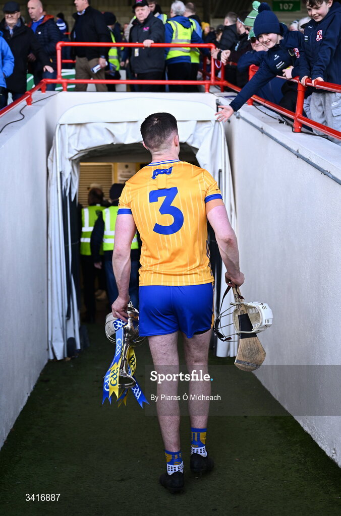 5 April 2026; Clare captain Conor Cleary brings the cup to the dressing room after victory in the Allianz Hurling League Division 1B final match between Clare and Dublin at TUS Gaelic Grounds in Limerick. Photo by Piaras Ó Mídheach/Sportsfile