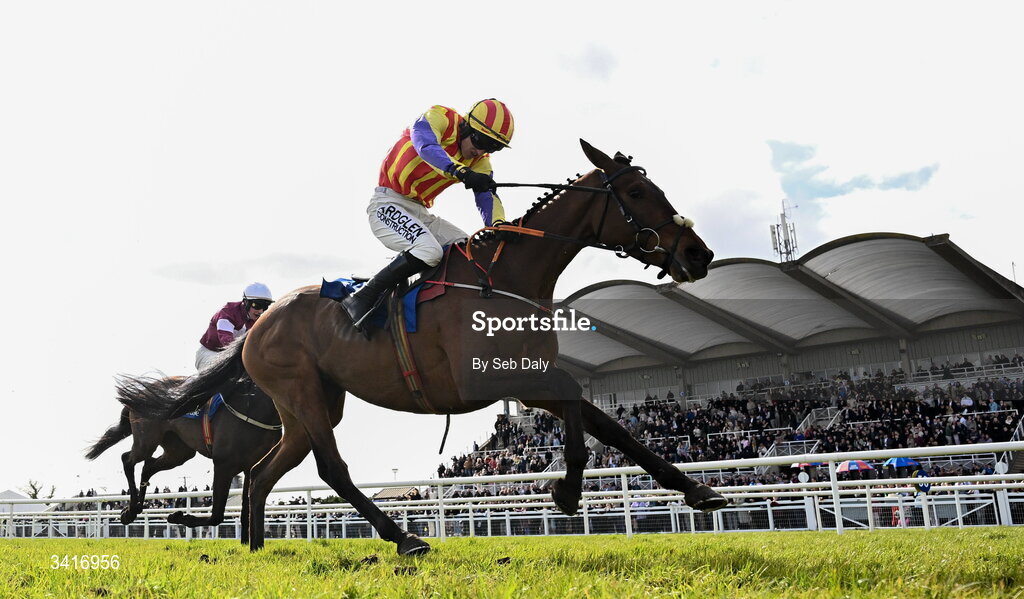 5 April 2026; Zanoosh, with Brian Hayes up, on their way to winning the Irish Stallion Farms EBF Honeysuckle Mares Novice Hurdle during day two of the Fairyhouse Easter Festival at Fairyhouse Racecourse in Ratoath, Meath. Photo by Seb Daly/Sportsfile