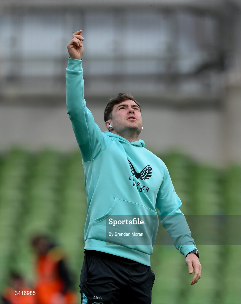 5 April 2026; Luke McGrath of Leinster checks the direction of the wind before the Investec Champions Cup match between Leinster and Edinburgh at the Aviva Stadium in Dublin. Photo by Brendan Moran/Sportsfile